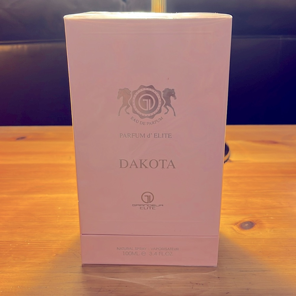 DAKOTA Parfum d’ Elite Natural Spray 100 ml 3.4 fl oz NWT - Picture 5 of 7
